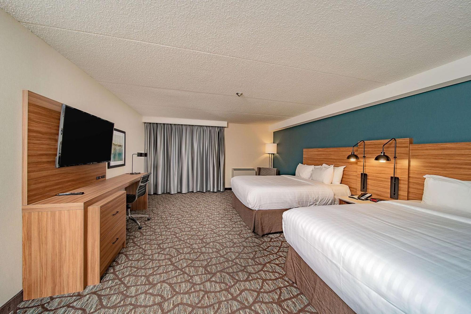 Queen Room with Two Queen Beds - No View - Non-Smoking - Tower B,1247667241:JPEG