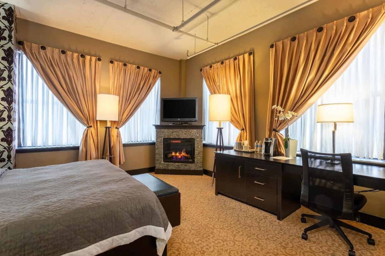 King Room Accessible or Non-Smoking