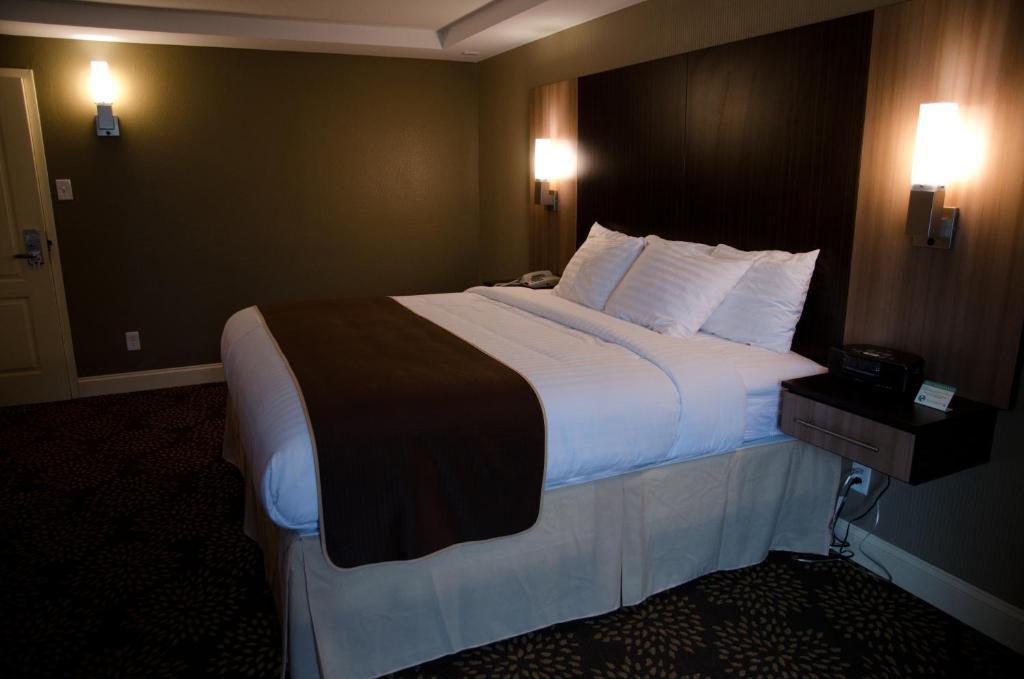 King Room with Spa Bath,63415873:JPEG