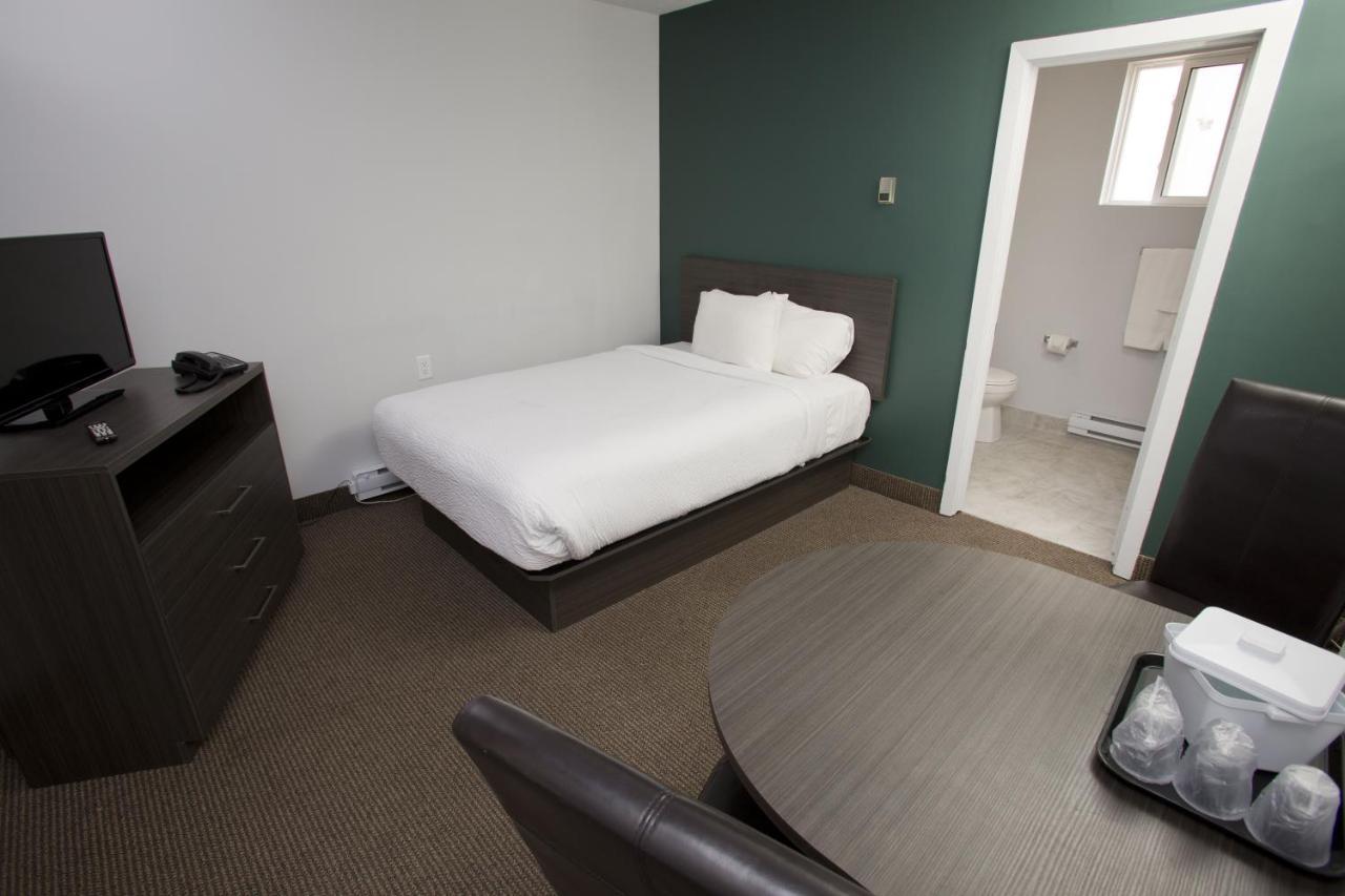 Budget Double Room,717462289:JPEG