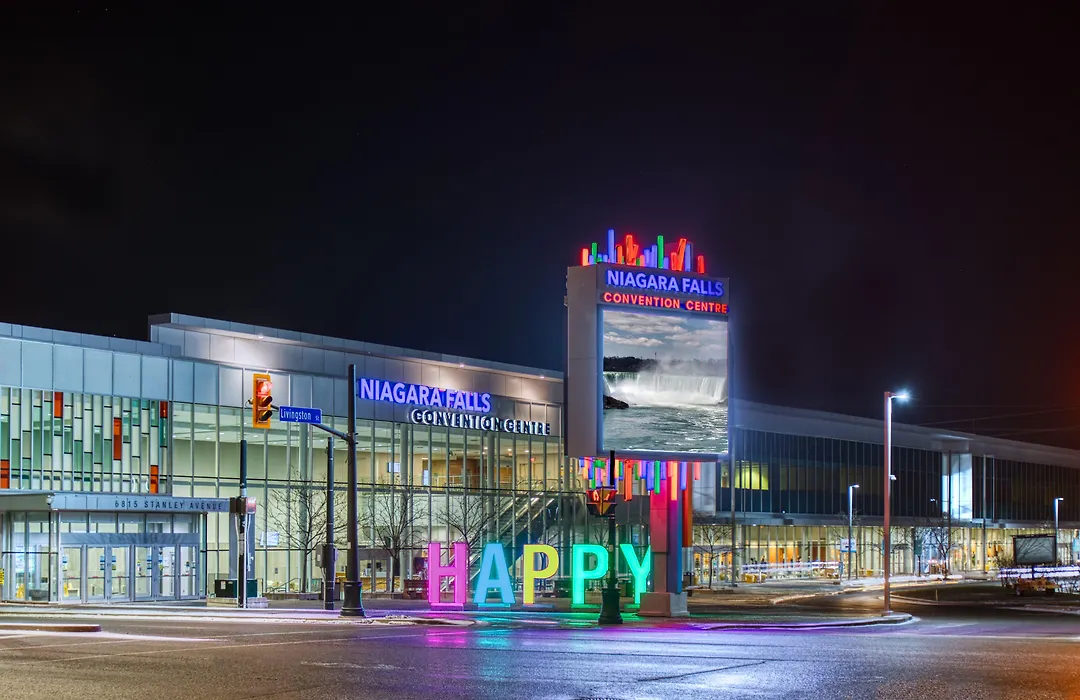 Wyndham Grand Fallsview Hotel-1